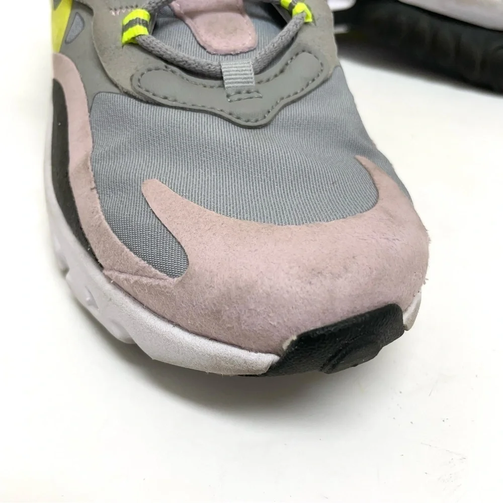 Nike Air Max 270 react sneakers youth 5.5 or women’s 7